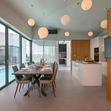 Holiday home Ruzic
